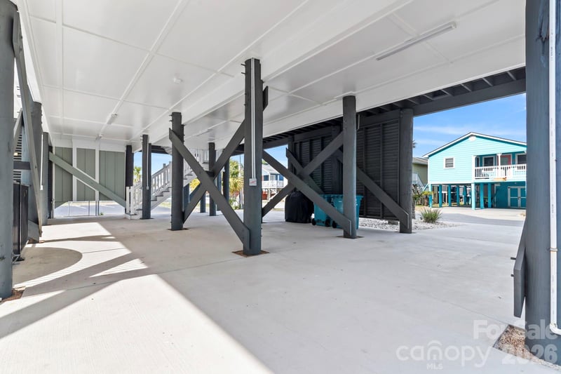119 Sunset Dr, Garden City, SC 29576