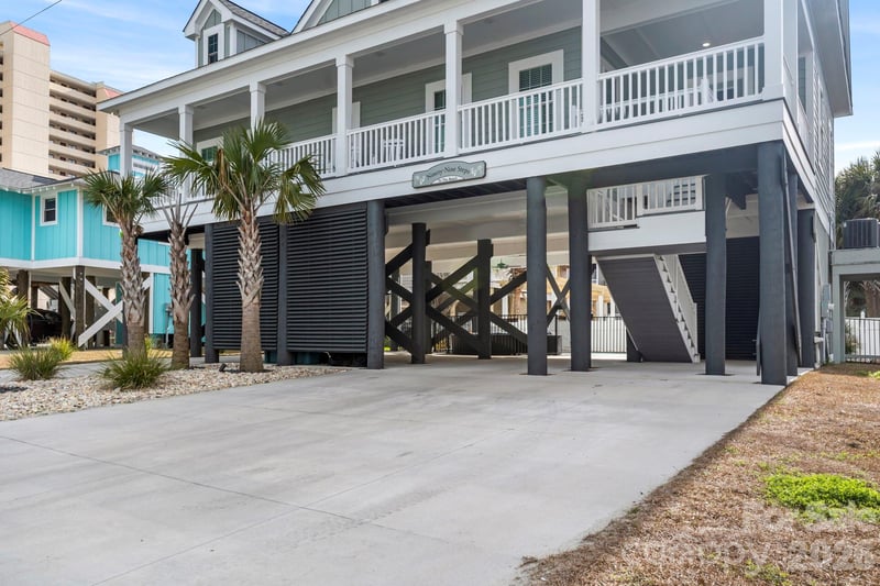 119 Sunset Dr, Garden City, SC 29576