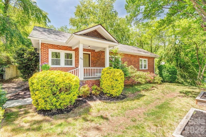 233231 Fairfax Ave #A/B, Asheville, NC 28806