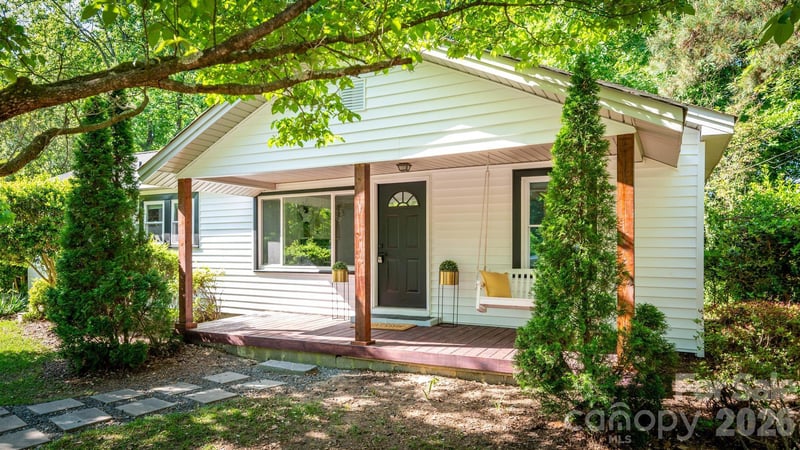 3828 Oakwood Rd, Charlotte, NC 28269