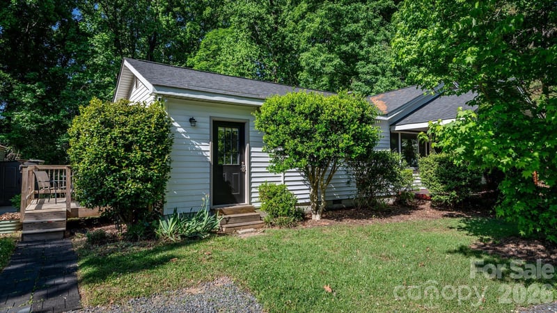 3828 Oakwood Rd, Charlotte, NC 28269