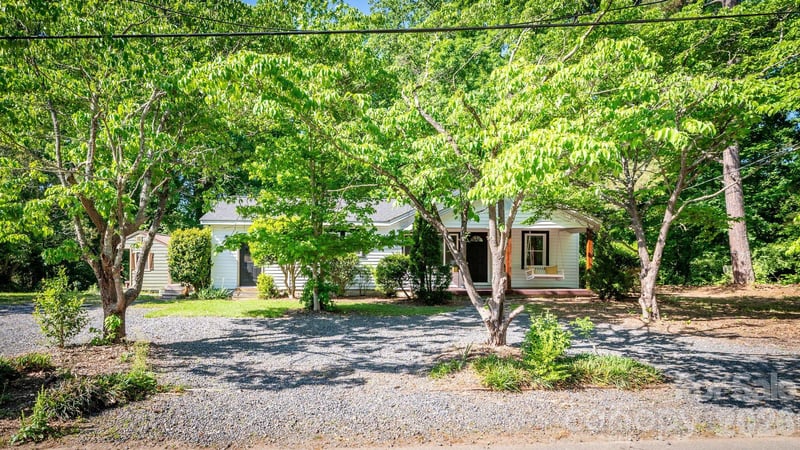 3828 Oakwood Rd, Charlotte, NC 28269