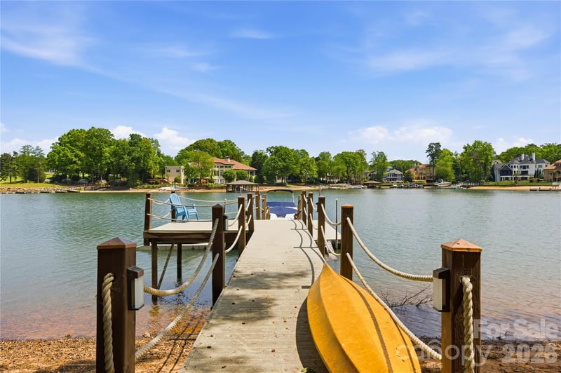18426 Peninsula Cove Ln, Cornelius, NC 28031