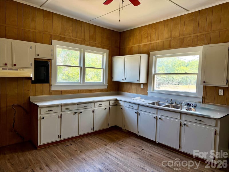 128 Long St, Salisbury, NC 28144