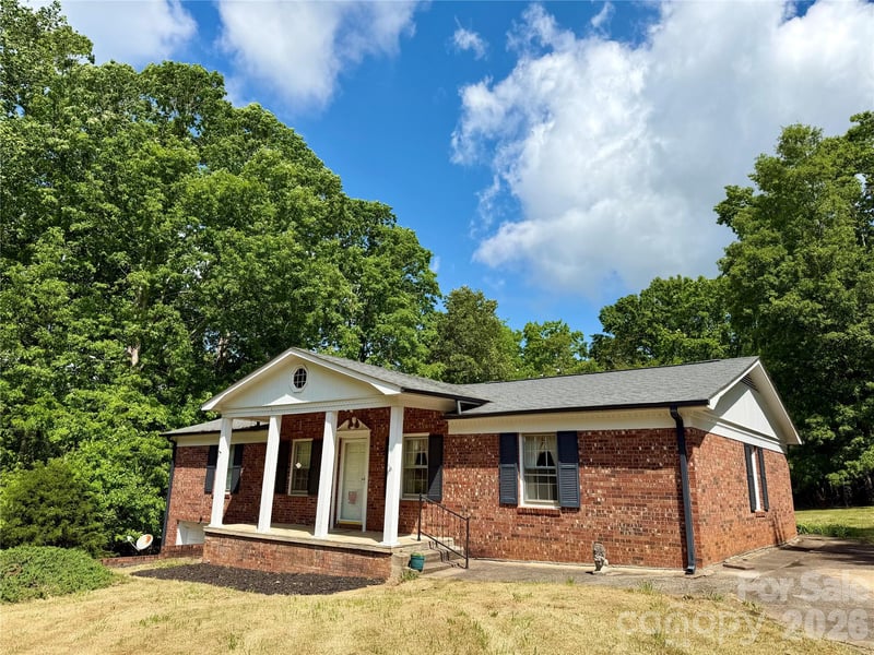 232 Chase Dr, Forest City, NC 28043