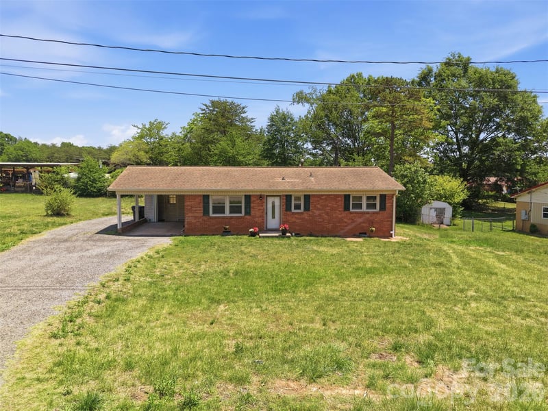 1910 26th St, Hickory, NC 28601