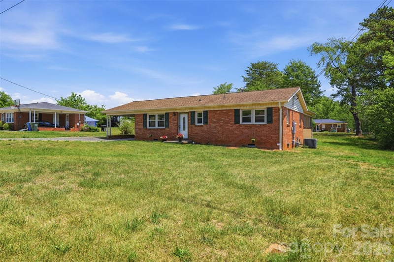 1910 26th St, Hickory, NC 28601