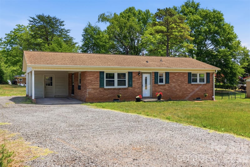 1910 26th St, Hickory, NC 28601