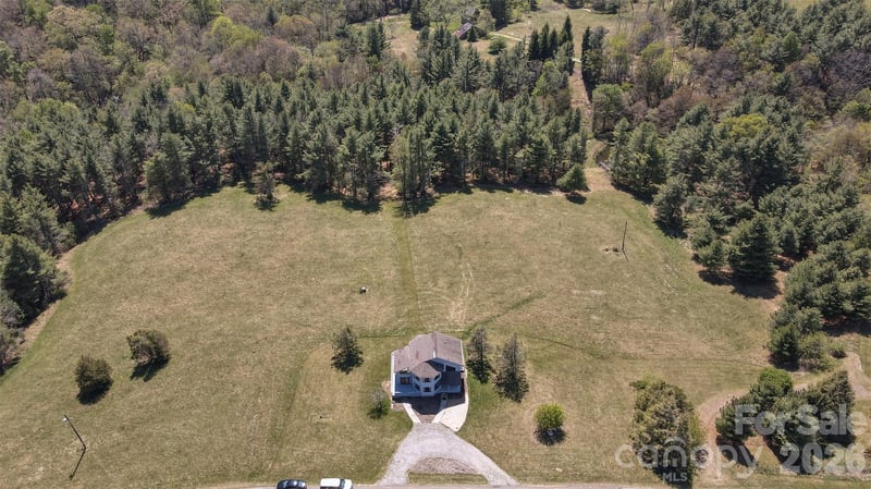 216 Deer Track Ln, Sparta, NC 28675