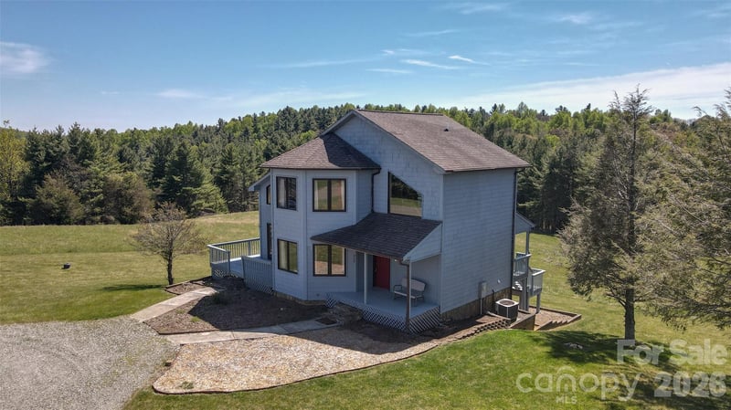 216 Deer Track Ln, Sparta, NC 28675