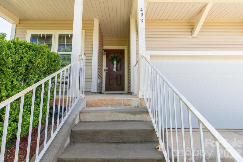 493 Dutch White Dr, Clover, SC 29710