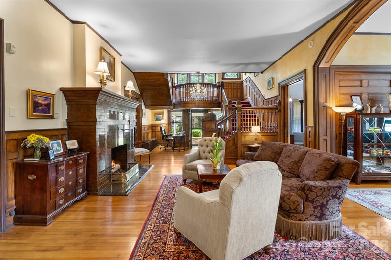 86 Edgemont Rd, Asheville, NC 28801