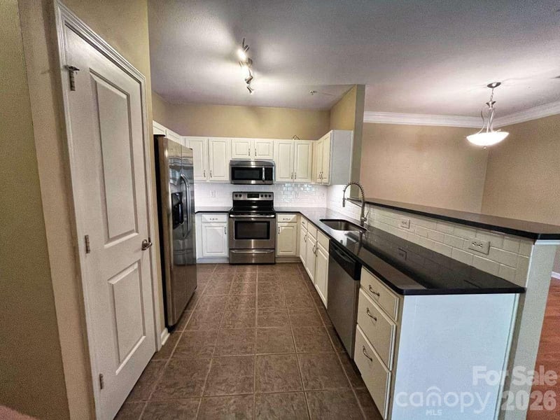 415 Appeldoorn Cir, Asheville, NC 28803