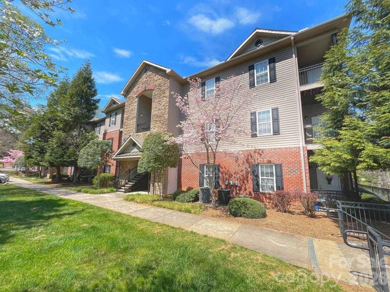 415 Appeldoorn Cir, Asheville, NC 28803