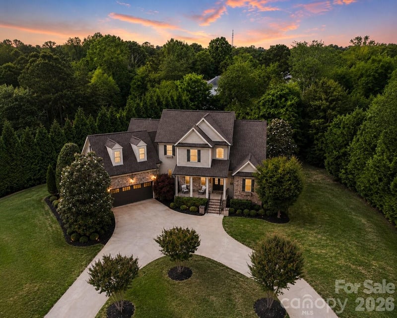 310 Sundown Rd, Mooresville, NC 28117
