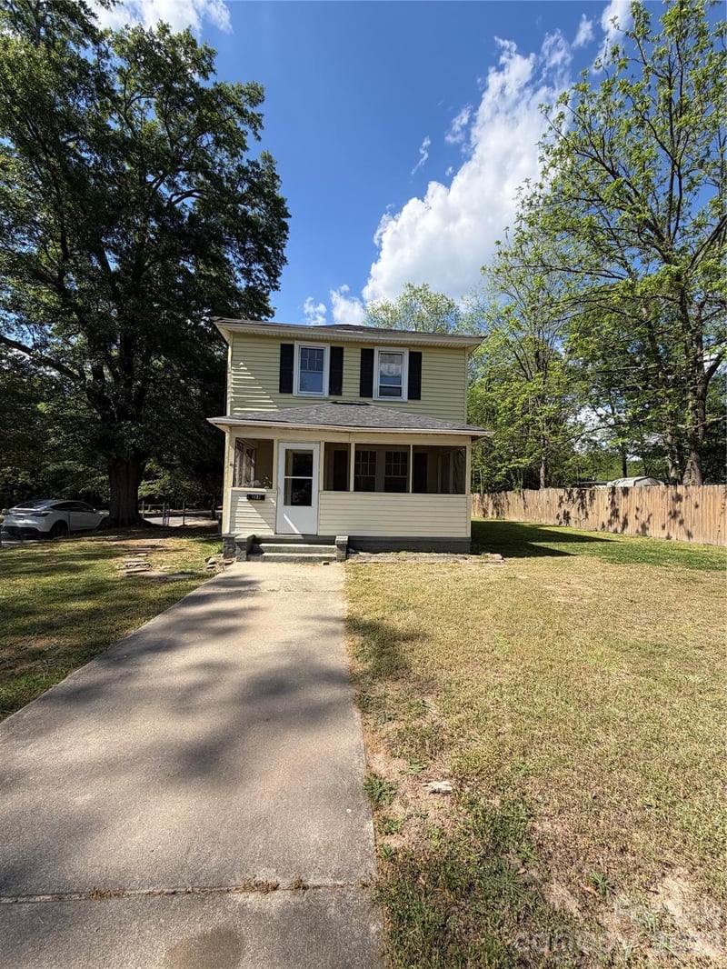 1101 Pine St, Lincolnton, NC 28092