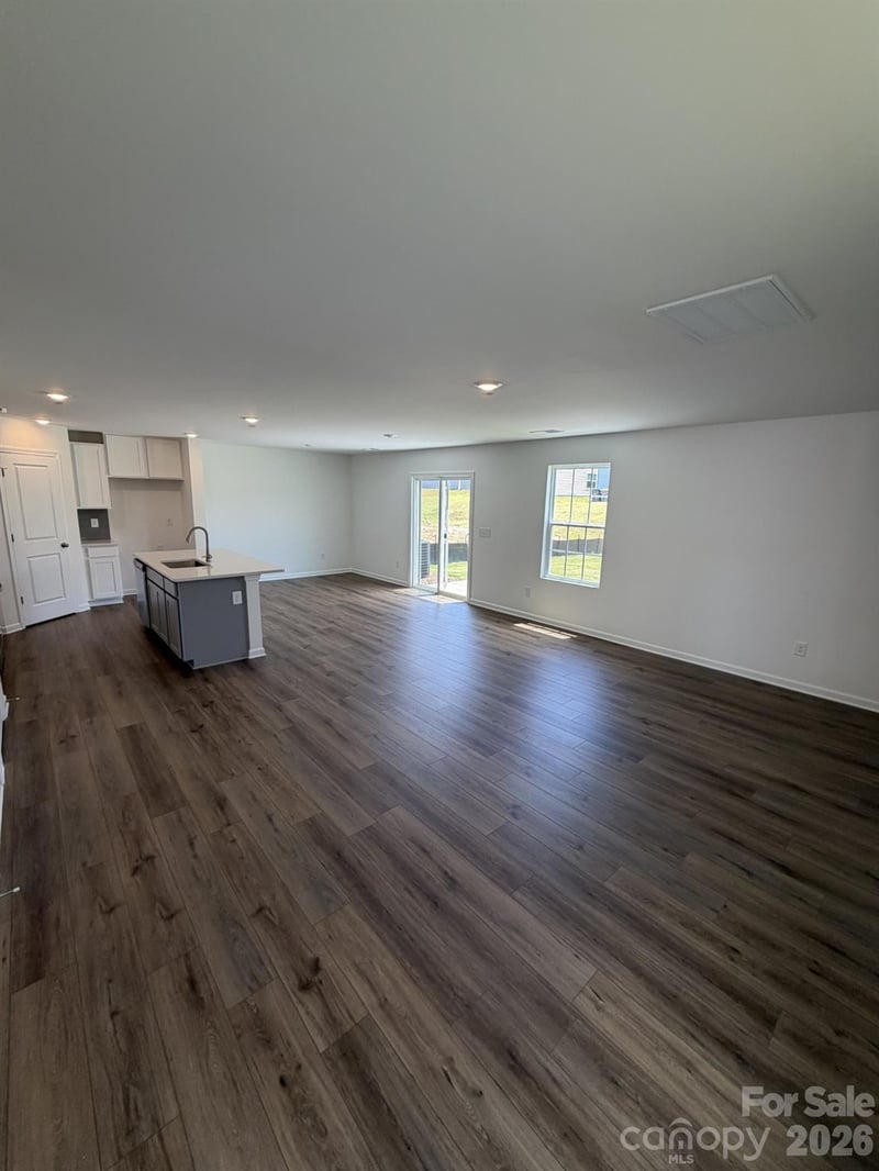 483 Sand Dunes Dr, Kannapolis, NC 28081