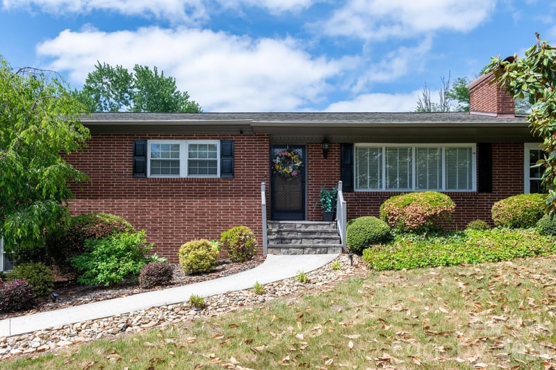 1818 Hickory Blvd, Lenoir, NC 28645