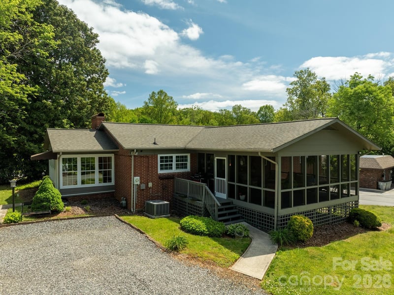 1818 Hickory Blvd, Lenoir, NC 28645