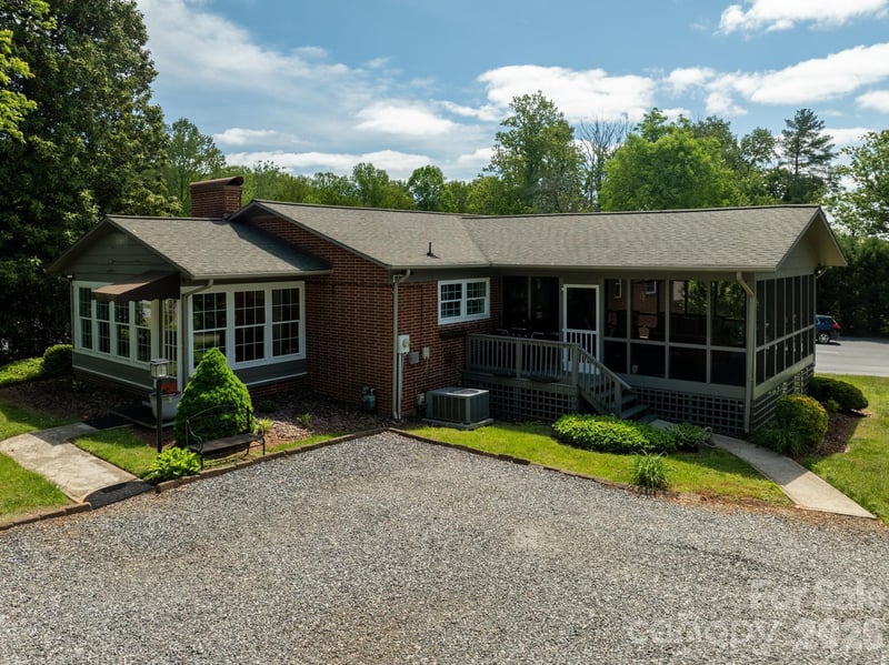 1818 Hickory Blvd, Lenoir, NC 28645