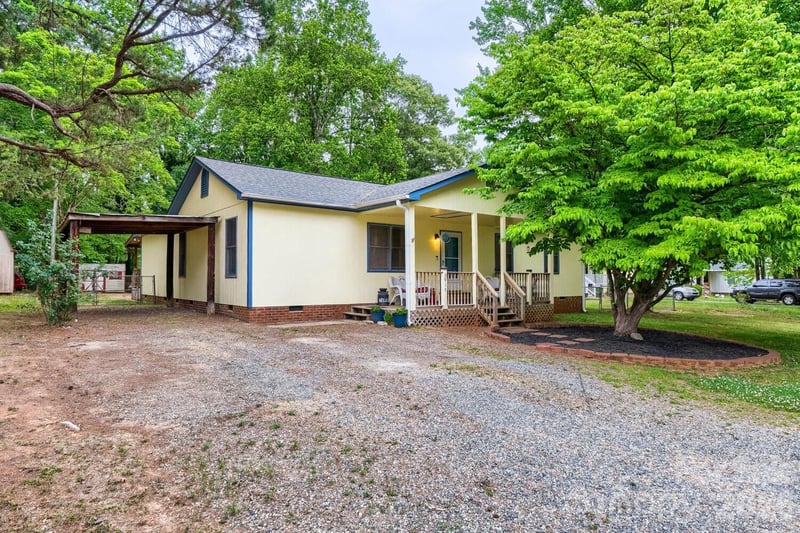 3917 Lake Rd, Charlotte, NC 28269