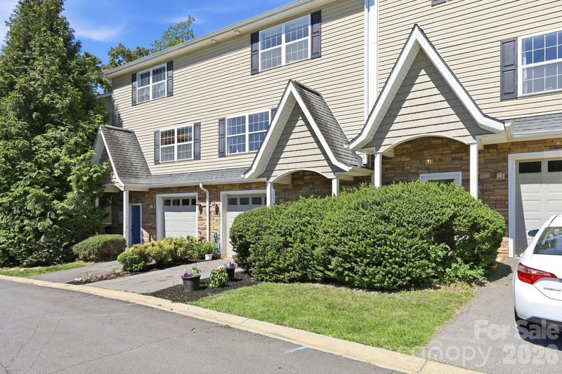 5 Terrace Ct, Asheville, NC 28804