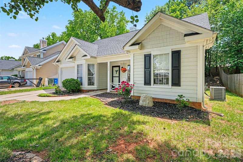 258 Indian Paint Brush Dr, Mooresville, NC 28115
