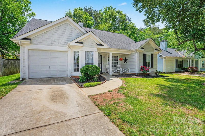 258 Indian Paint Brush Dr, Mooresville, NC 28115