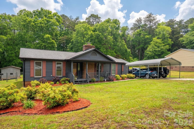 1841 Oak Hollow Rd, Gastonia, NC 28054