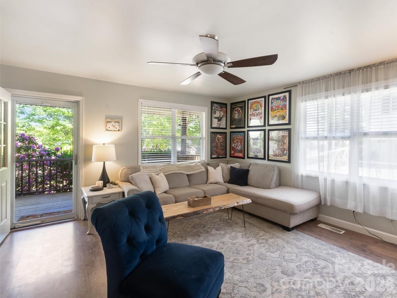 10 Mctindal Cir, Asheville, NC 28803