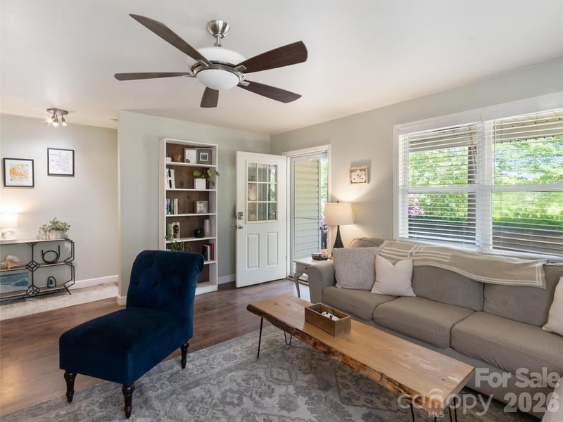 10 Mctindal Cir, Asheville, NC 28803