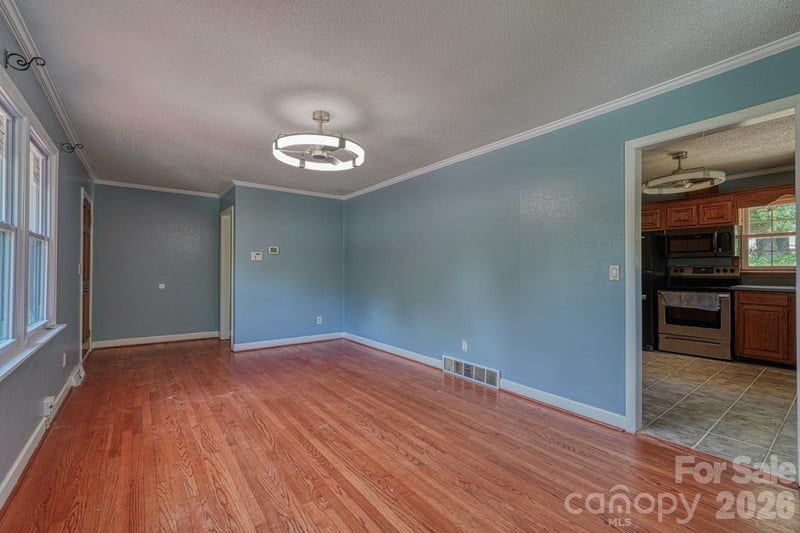 509 Brookside Camp Rd, Hendersonville, NC 28792