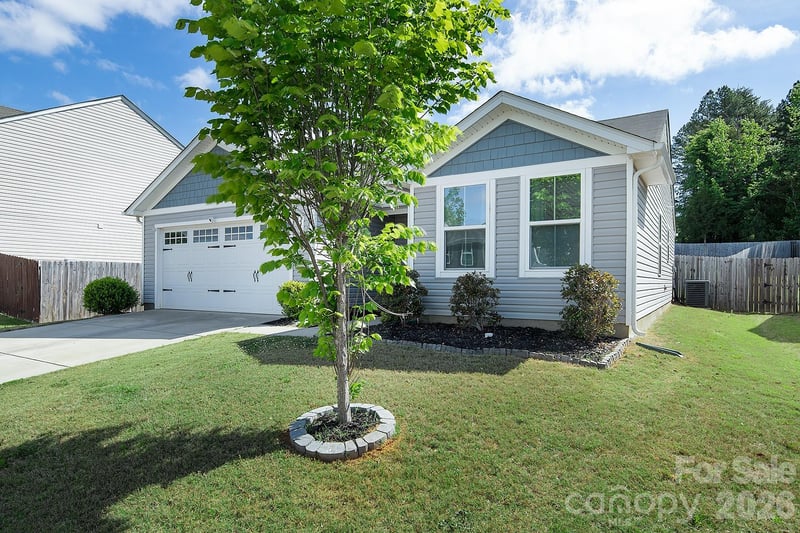 2458 Thorn Spring Ln, Concord, NC 28025
