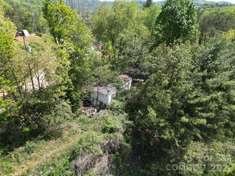 32 Windy Hill Ln, Canton, NC 28716