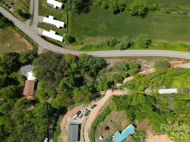 32 Windy Hill Ln, Canton, NC 28716