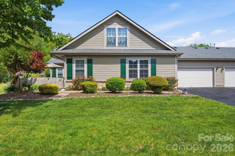 57 Outlook Cir, Swannanoa, NC 28778