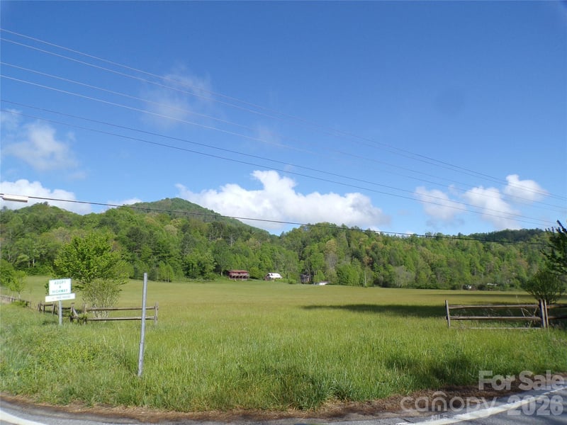 145 Kirks Dr, Hot Springs, NC 28743