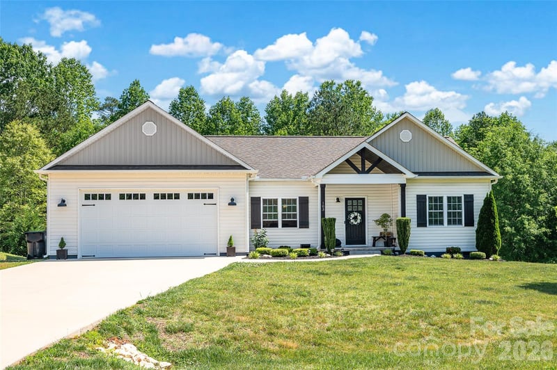 183 Falling Creek Dr, Statesville, NC 28625