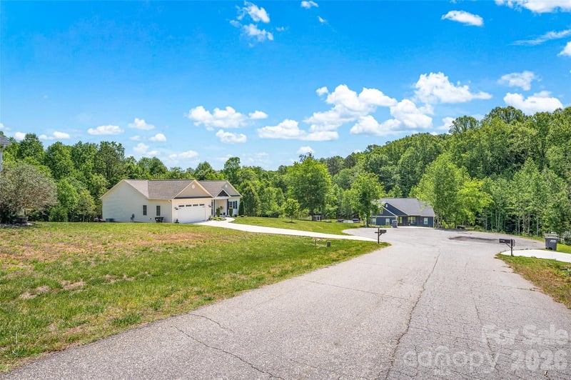 183 Falling Creek Dr, Statesville, NC 28625