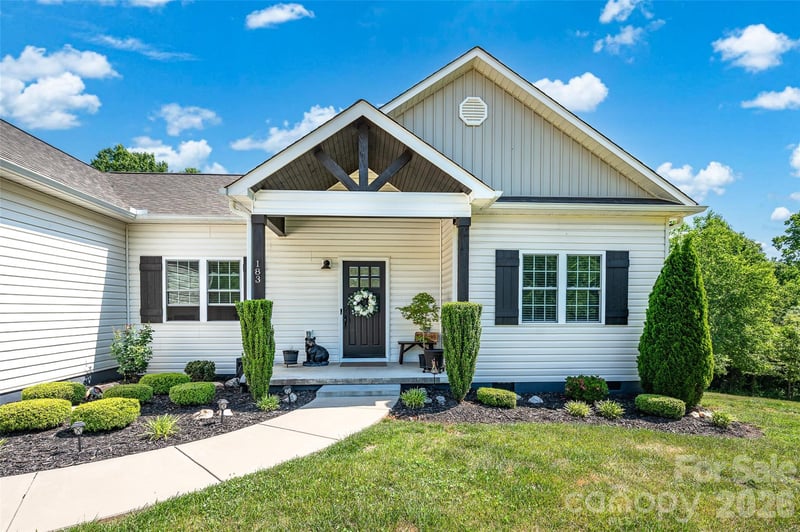 183 Falling Creek Dr, Statesville, NC 28625