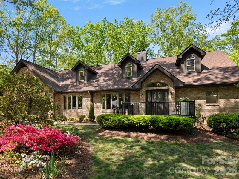 152 Eastmoor Dr, Asheville, NC 28805