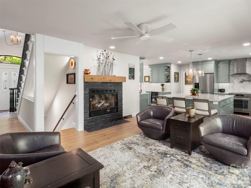 152 Eastmoor Dr, Asheville, NC 28805