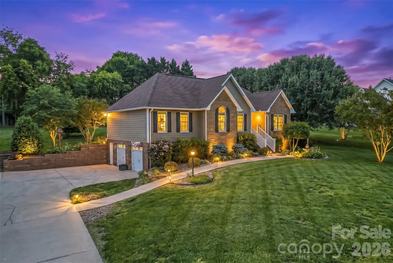 4129 Black Oak Rd, Hickory, NC 28602