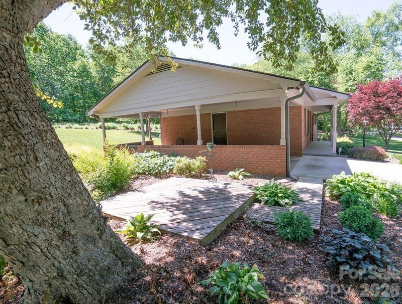 1802 Hopewell Rd, Morganton, NC 28655