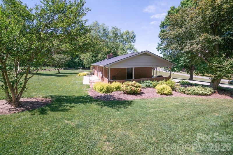 1802 Hopewell Rd, Morganton, NC 28655
