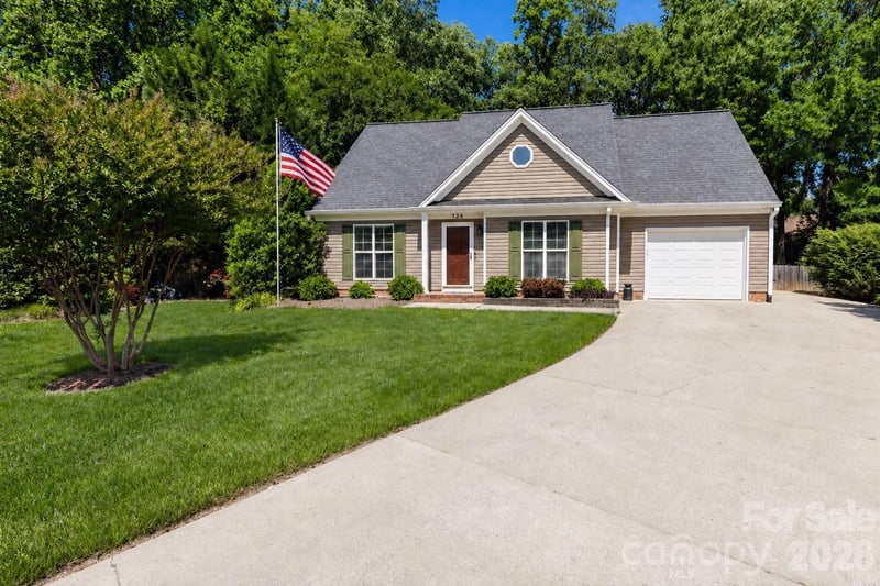 126 Tara Lynn Ct, Mooresville, NC 28115