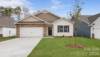 628 Country Oak Dr, Asheville, NC 28804