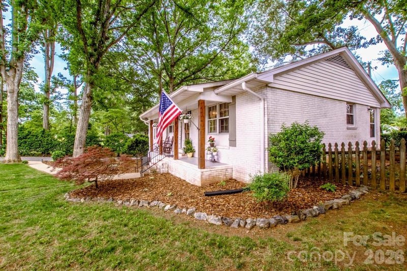 351 Eastwood Dr, Lincolnton, NC 28092