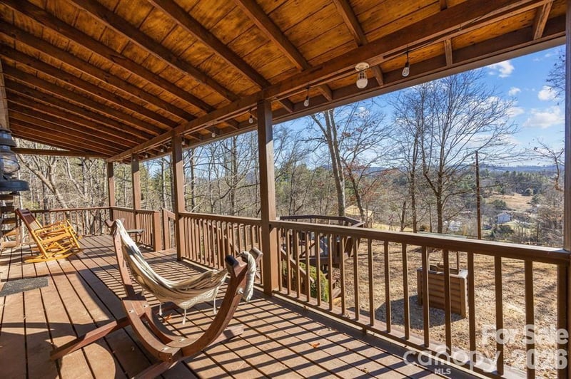 40 Chambers Dr, Weaverville, NC 28787