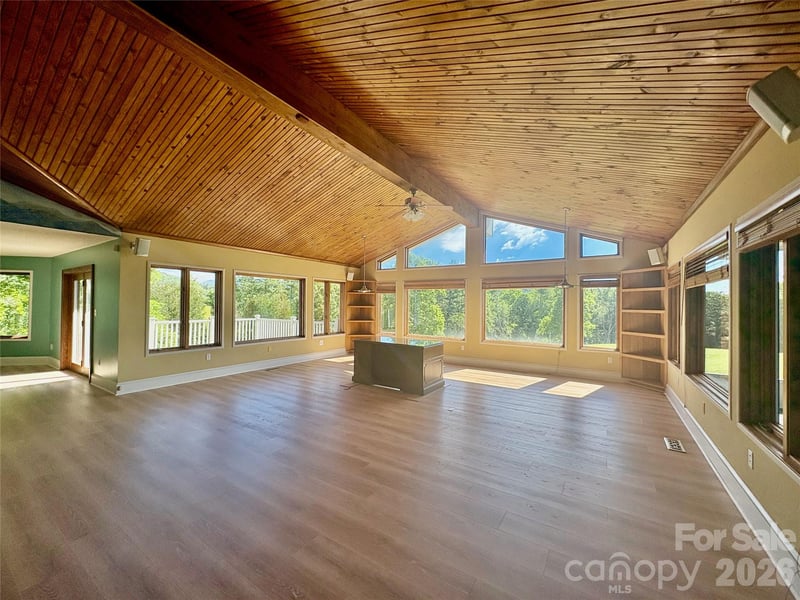 377 Upper Grassy Branch Rd, Asheville, NC 28805